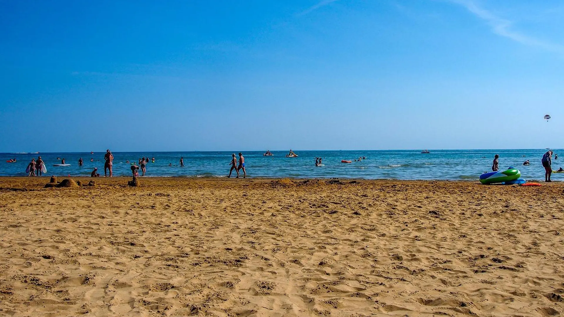 Charmimg Villa 500M From The Beach - Beahost Bibione 0*,  Italy