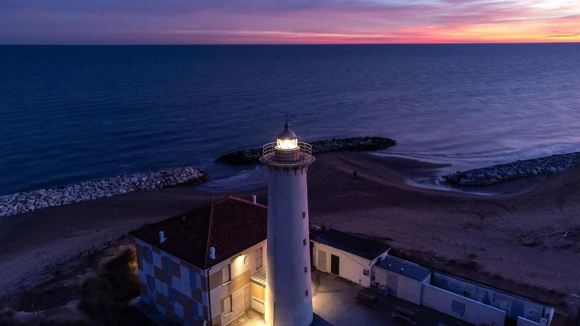 Charmimg Villa 500M From The Beach - Beahost Bibione Italy